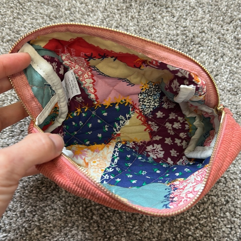 Sezane Pouch - Picture 2 of 2